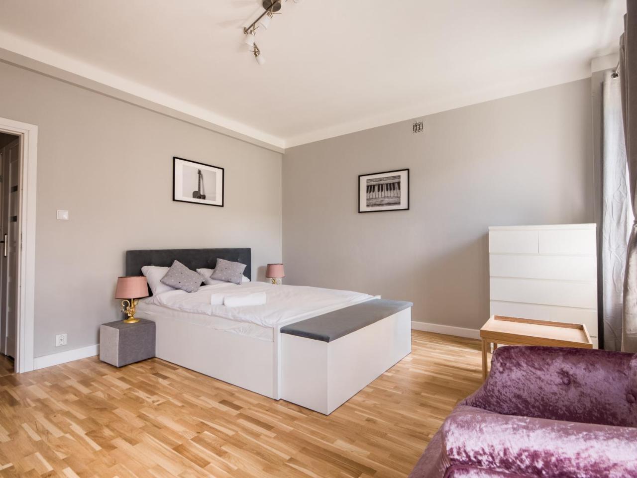 White 4rooms - Center * Варшава