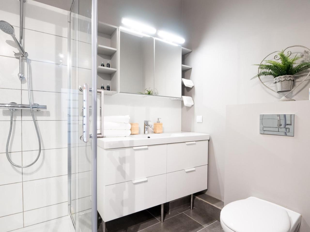 White 4rooms - Center Апартаменти